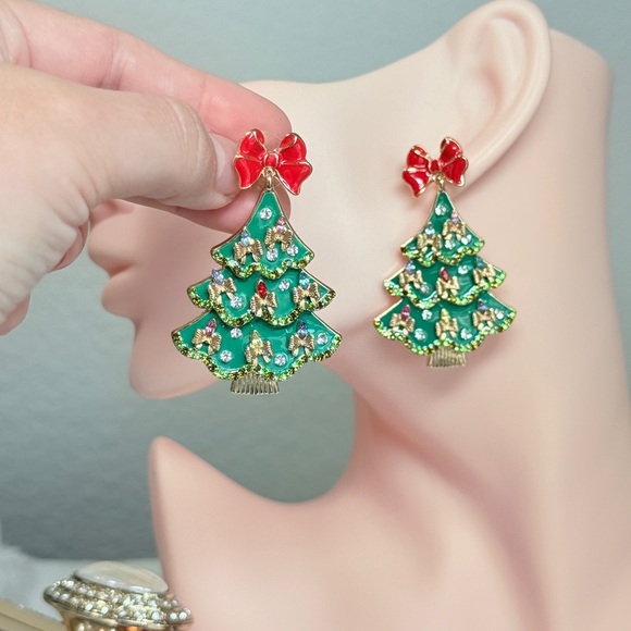 ⚜️ Elegant Christmas Tree Earrings 🎄 - Picture 6 of 6